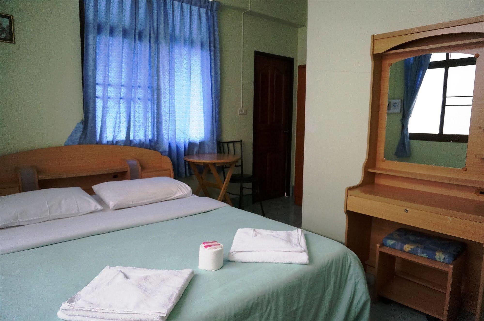 Celtic Inn Guest House HHQ Extérieur photo